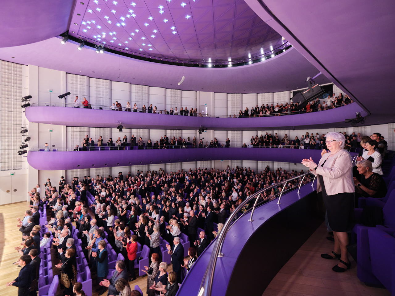 ABONMÁ C VYPRODÁNO! DĚKUJEME! ABONMÁ C VYPRODÁNO! DĚKUJEME!