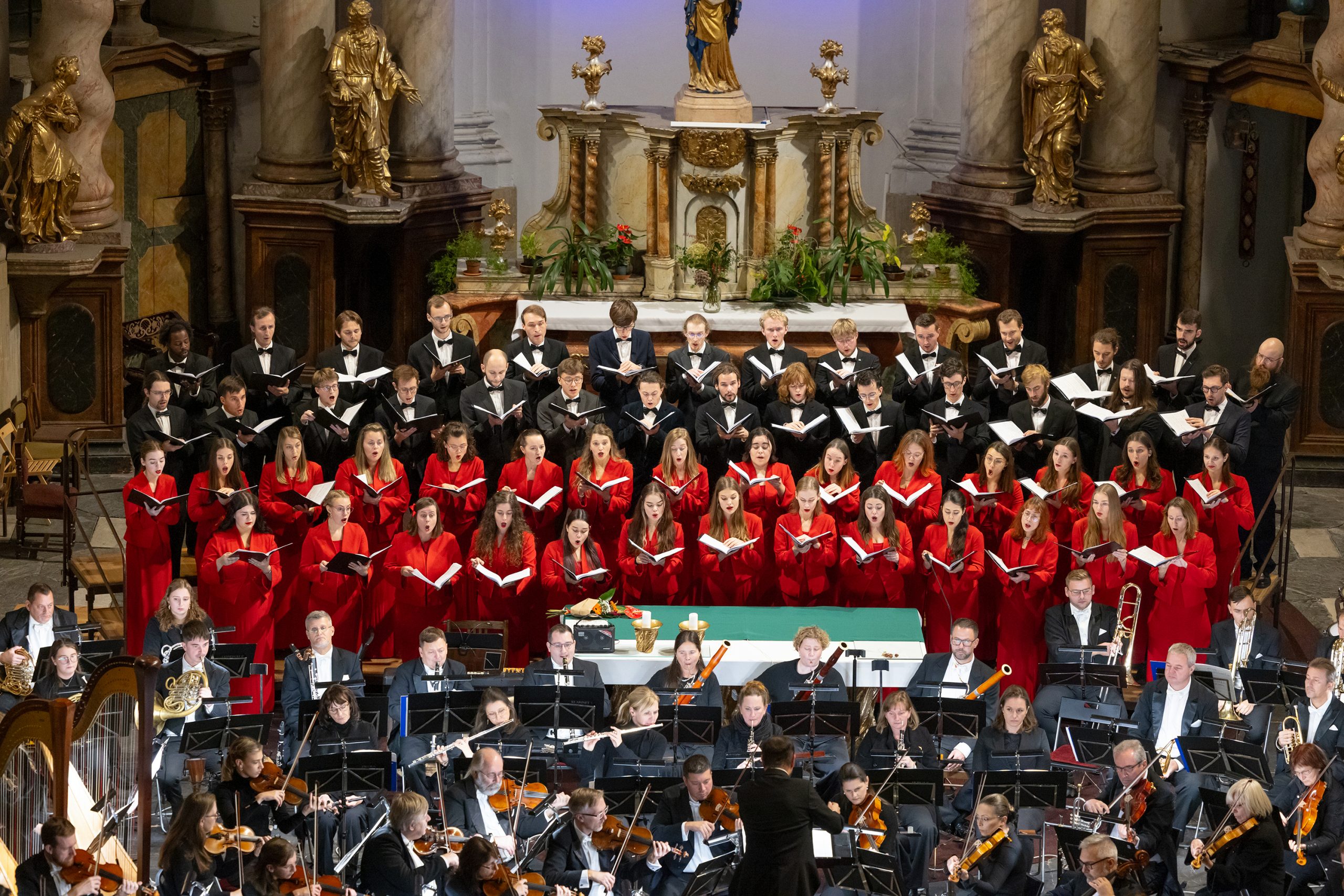 Podzimní festival duchovní hudby uzavřel promyšlený dialog mezi vírou, zvukem a prostorem Podzimní festival duchovní hudby uzavřel promyšlený dialog mezi vírou, zvukem a prostorem